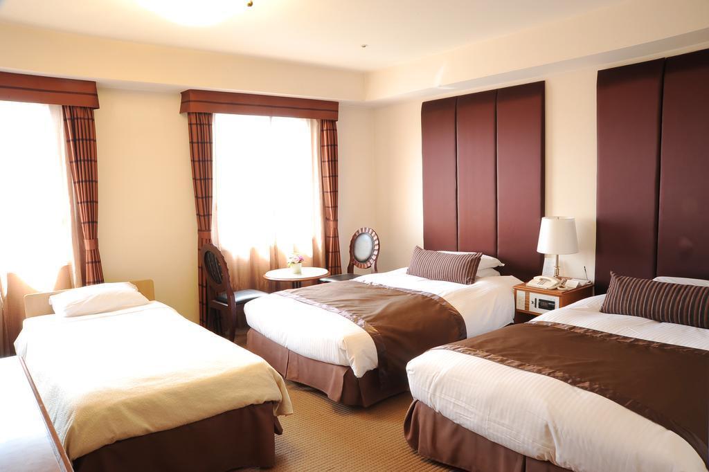 Hotel Yokohama Garden Esterno foto
