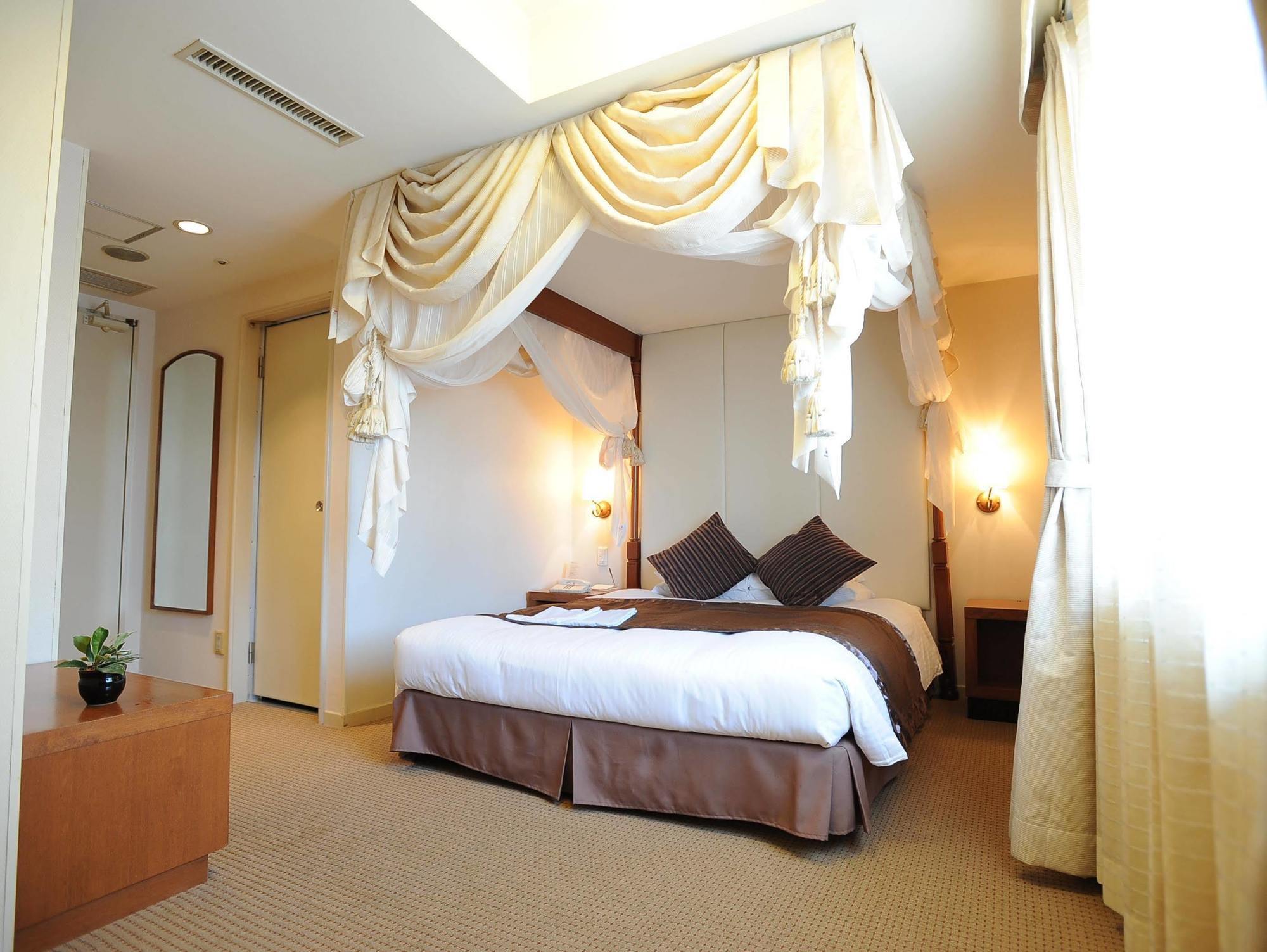Hotel Yokohama Garden Esterno foto