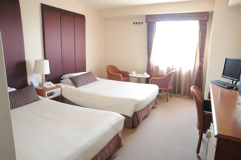 Hotel Yokohama Garden Esterno foto